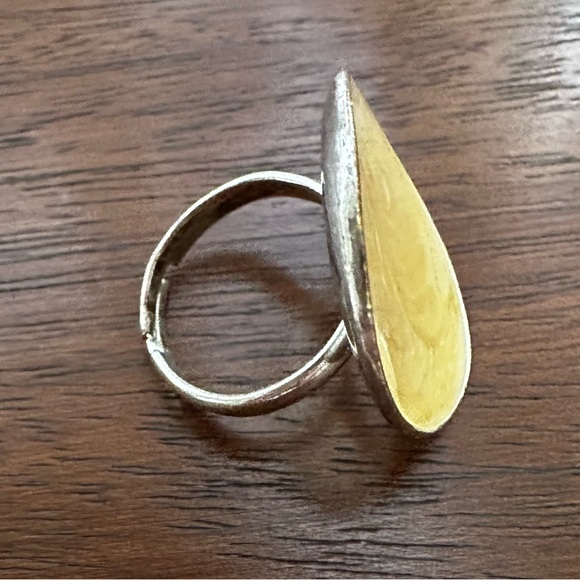 💛 EUC Yellow Gold Swirl Round ring silver adjustable size - Picture 1 of 6